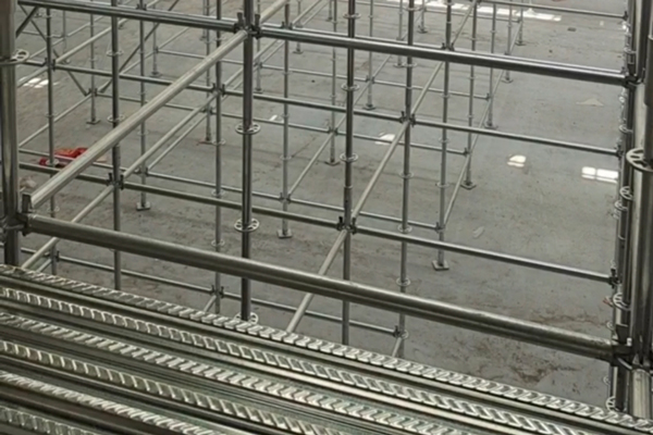 沈阳脚手架搭建厂家详解：脚手架搭建的标准化流程及注意事项